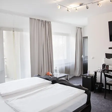 Hotel Les Nations 3*