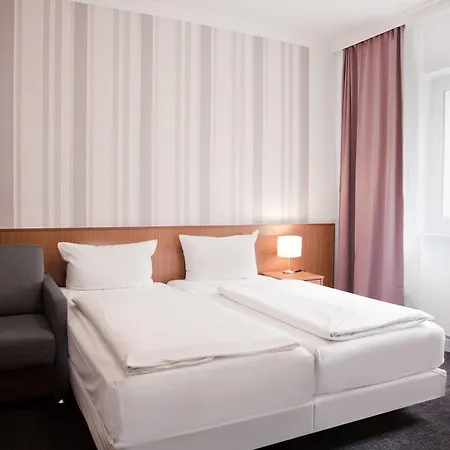 Les Nations Hotel