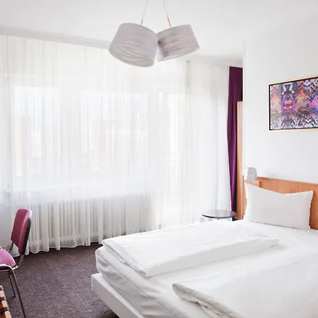 Hotel Les Nations 3*