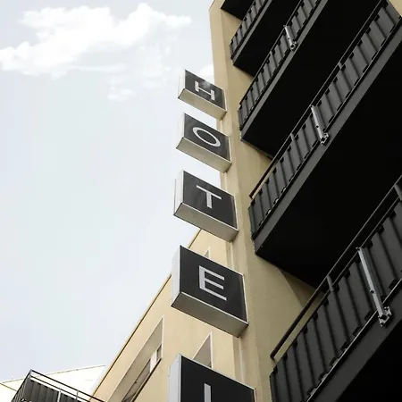 Hotel Les Nations 3*